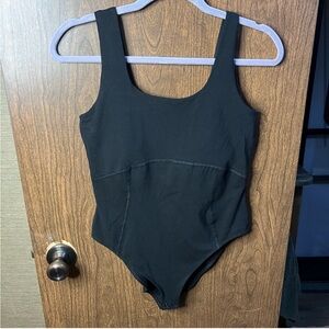 Old Navy Women's Active PowerChill Black Body Suit Size medium Black